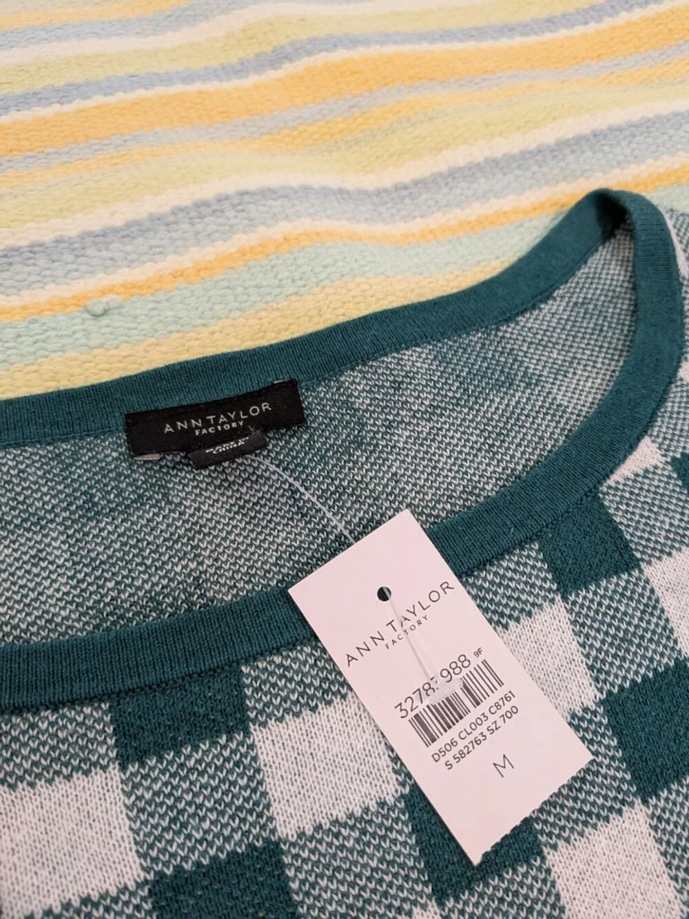 ⭐ NEW NWT Ann Taylor Factory white & green plaid sweater size Medium